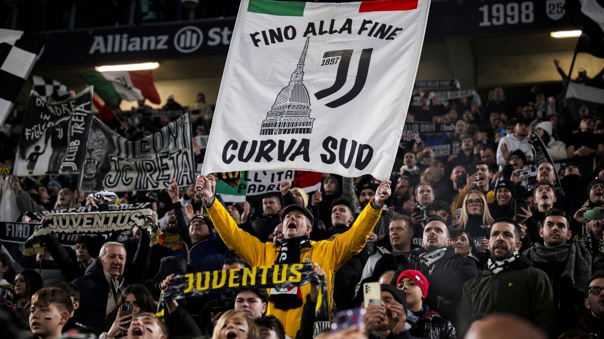 Juventus, tifosi infuriati con Antonio Conte: “Il tradimento peggiore, vergogna” Juventus, tifosi infuriati con Antonio Conte: “Il tradimento peggiore, vergogna”