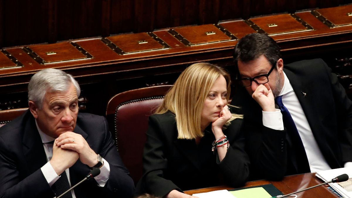 Il governo propone, la Lega si oppone: “Mai settimana corta!”. Maggioranza spaccata Il governo propone, la Lega si oppone: “Mai settimana corta!”. Maggioranza spaccata