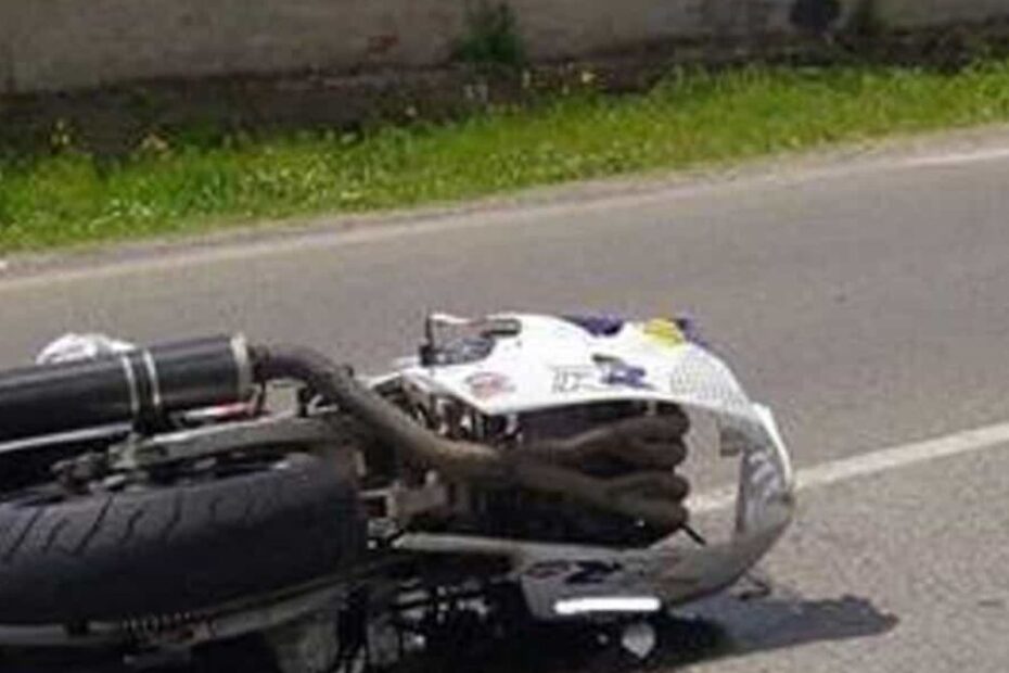 Bologna incidente 17enne moto