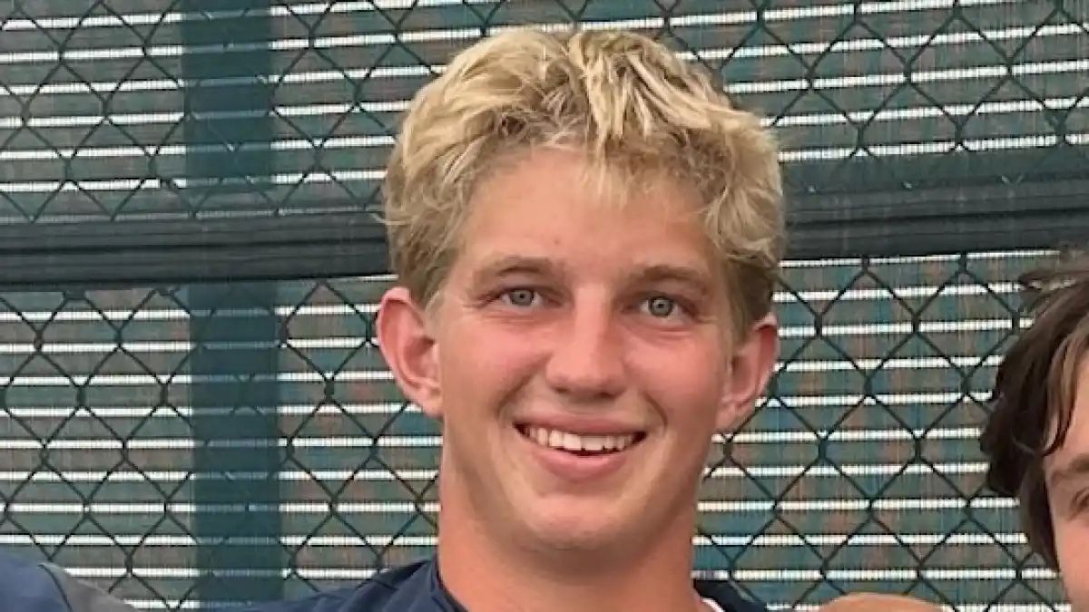 Lutto nello sport, muore a 18 anni: la tragedia mentre passeggiava Lutto nello sport, muore a 18 anni: la tragedia mentre passeggiava