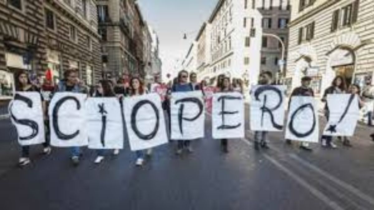 Sciopero della scuola il 7 maggio contro prove invalsi e nuove indicazioni del ministro Valditara Sciopero della scuola il 7 maggio contro prove invalsi e nuove indicazioni del ministro Valditara