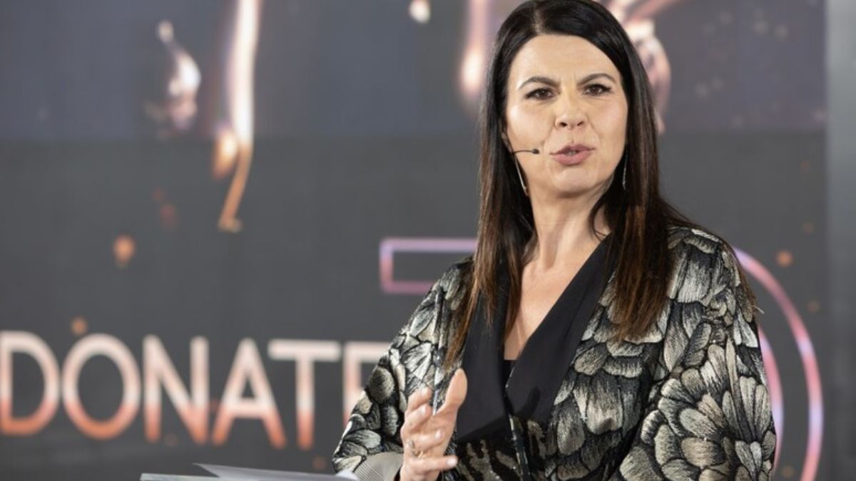 Geppi Cucciari prende in giro il ministro della Cultura Giuli: “I tuoi interventi migliorano se ascoltati al contrario” Geppi Cucciari prende in giro il ministro della Cultura Giuli: “I tuoi interventi migliorano se ascoltati al contrario”