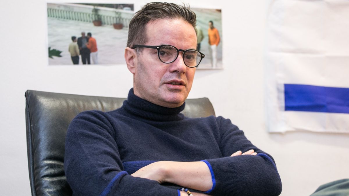 Klaus Davi, malore improvviso per il giornalista: ricoverato d’urgenza in ospedale Klaus Davi, malore improvviso per il giornalista: ricoverato d’urgenza in ospedale