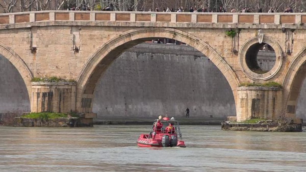 Roma si getta Tevere