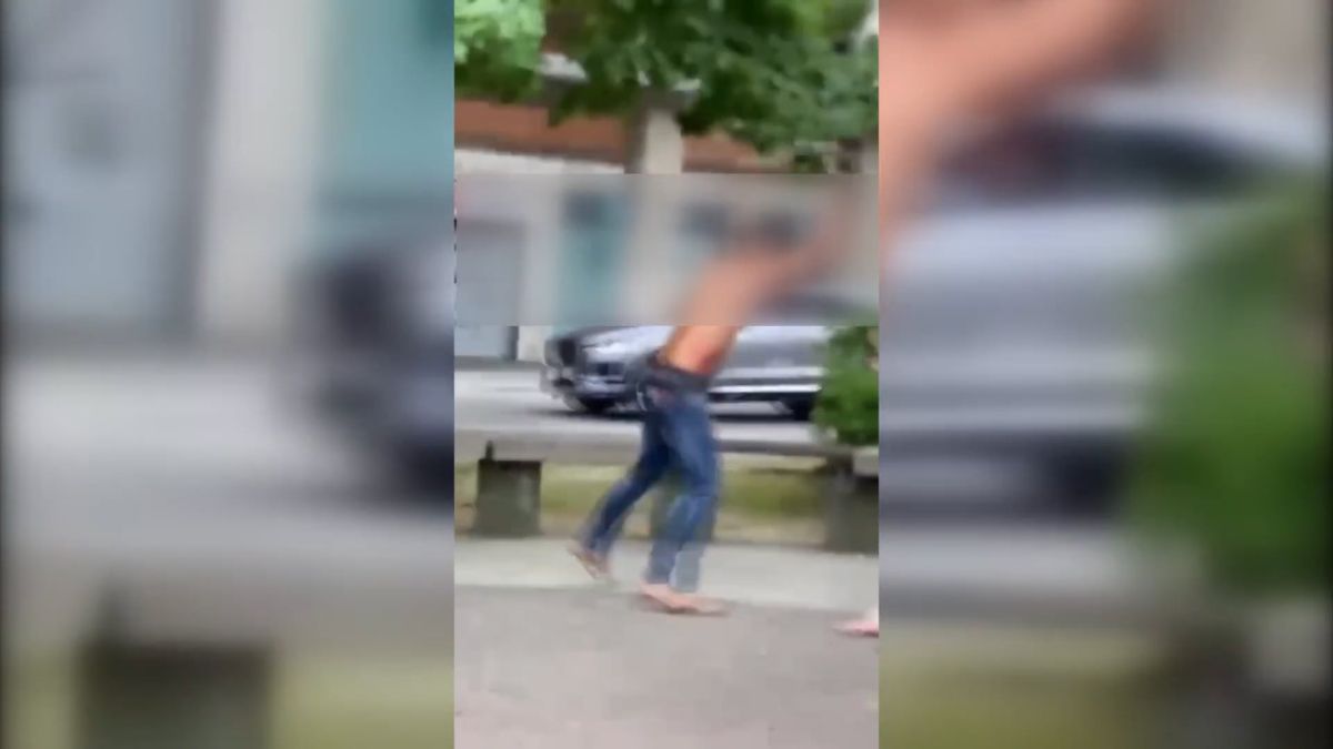 Forbiciate passanti da Thesocialpost.it forbiciate ai passanti espulsione del migrante è impossibile esplode la polemica