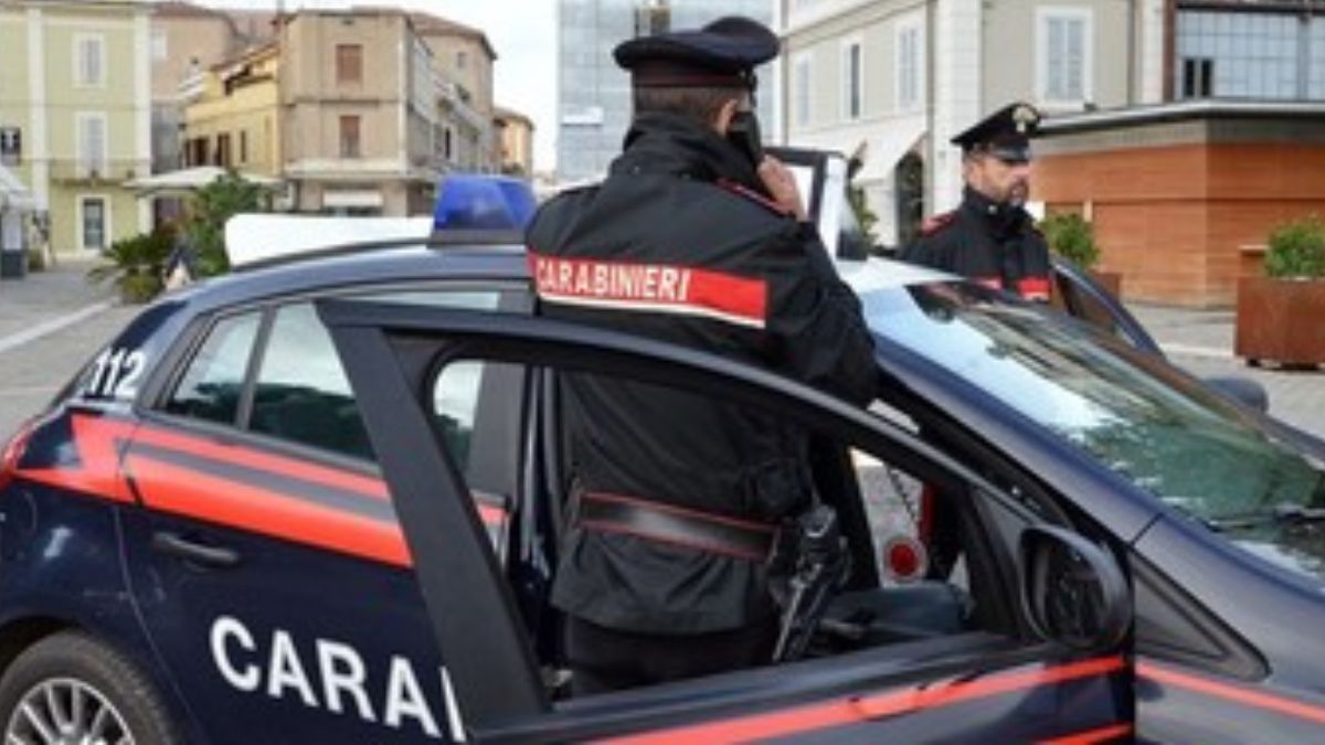 Violenza sessuale sulla nipote minorenne e pedopornografia: arrestato nonno