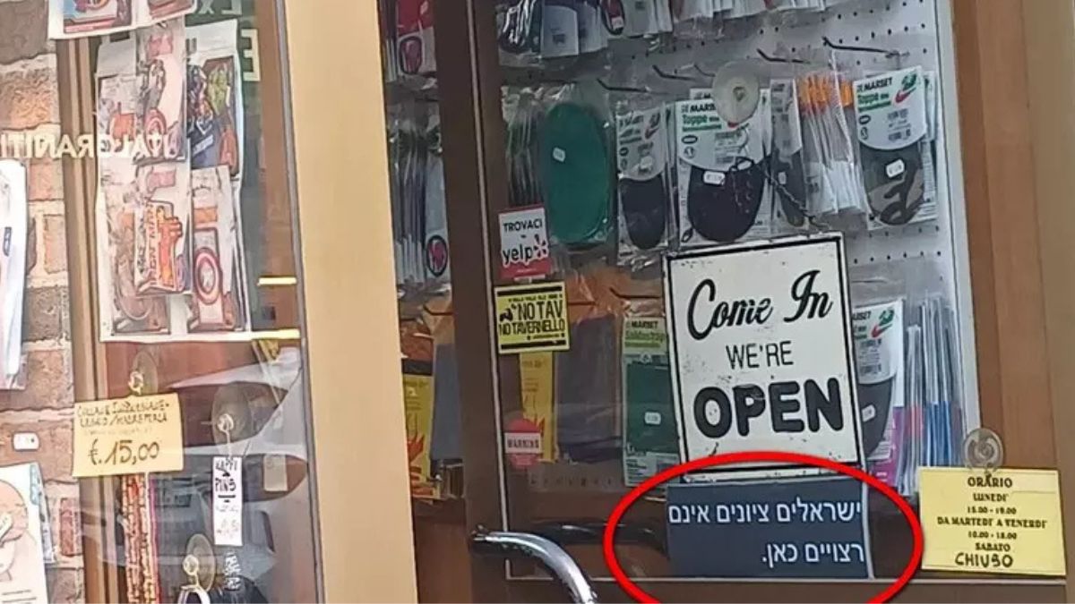 Cartello appeso sulla porta di un negozio: “Israeliani e sionisti non sono i benvenuti qui”