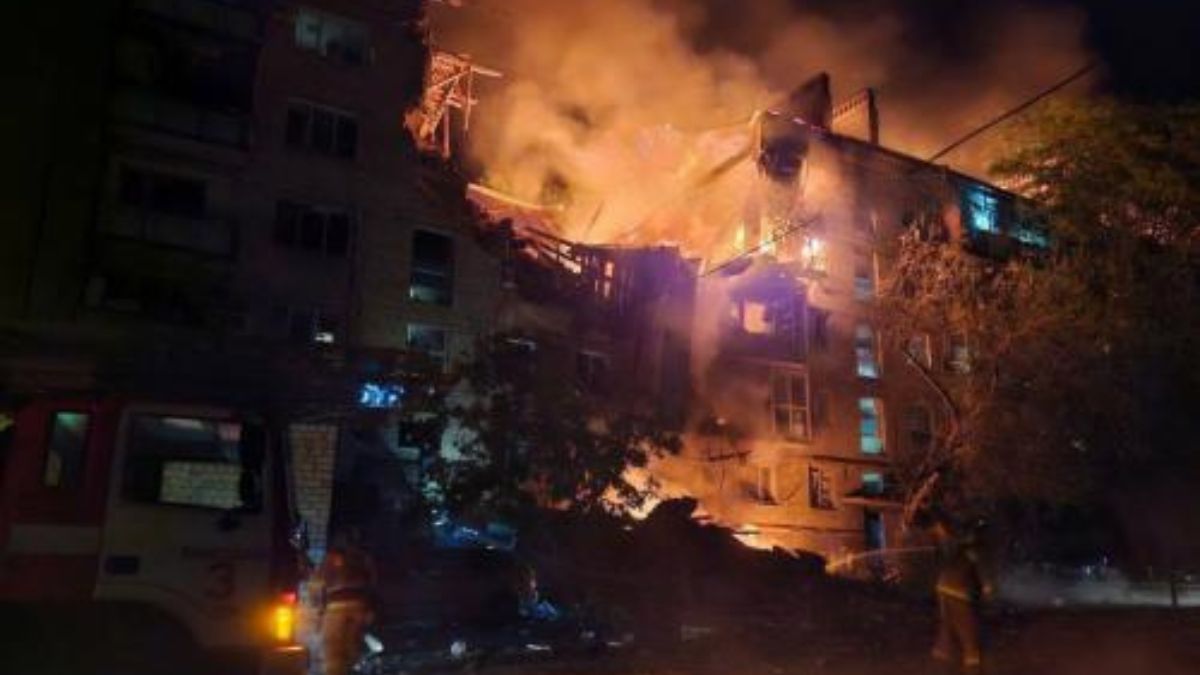 Ucraina, l’assalto di Putin nella notte: bombardamenti in tutto il Paese Ucraina, l’assalto di Putin nella notte: bombardamenti in tutto il Paese