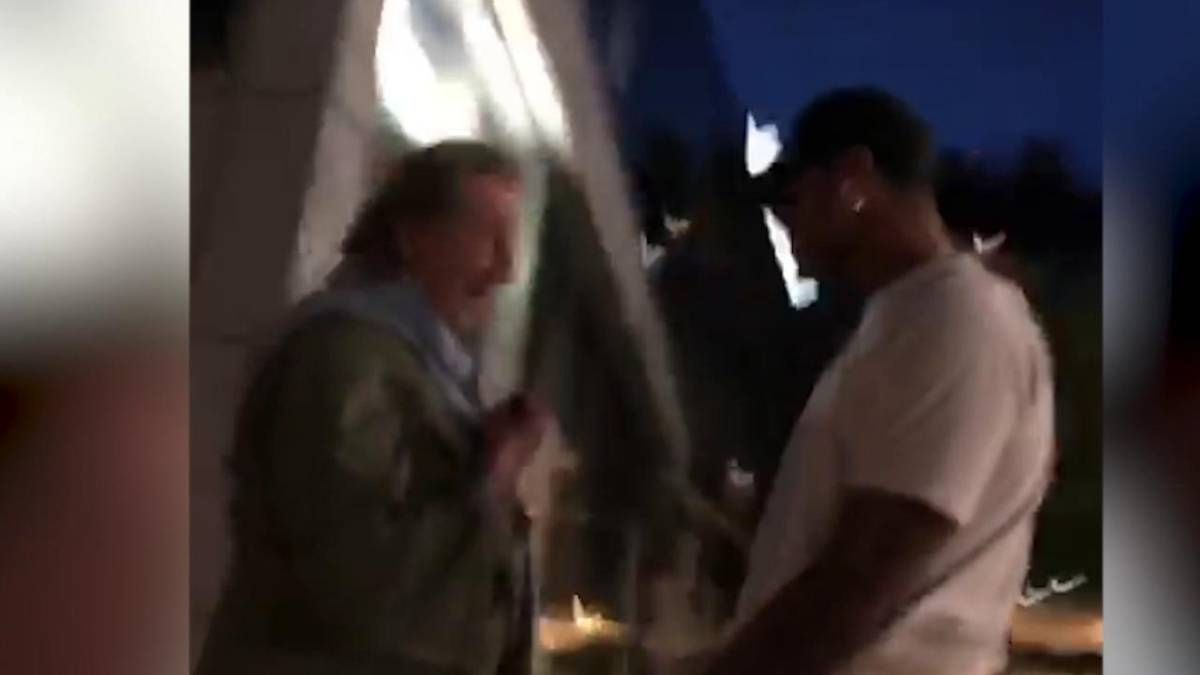 Garlasco, Fabrizio Corona si incontra a Milano con Ermanno, il padre delle gemelle Cappa: cosa si sono detti Garlasco, Fabrizio Corona si incontra a Milano con Ermanno, il padre delle gemelle Cappa: cosa si sono detti