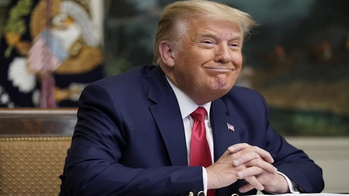 “Baciatemi il c***”. Trump, la frase shock ai microfoni: con chi ce l’ha adesso “Baciatemi il c***”. Trump, la frase shock ai microfoni: con chi ce l’ha adesso