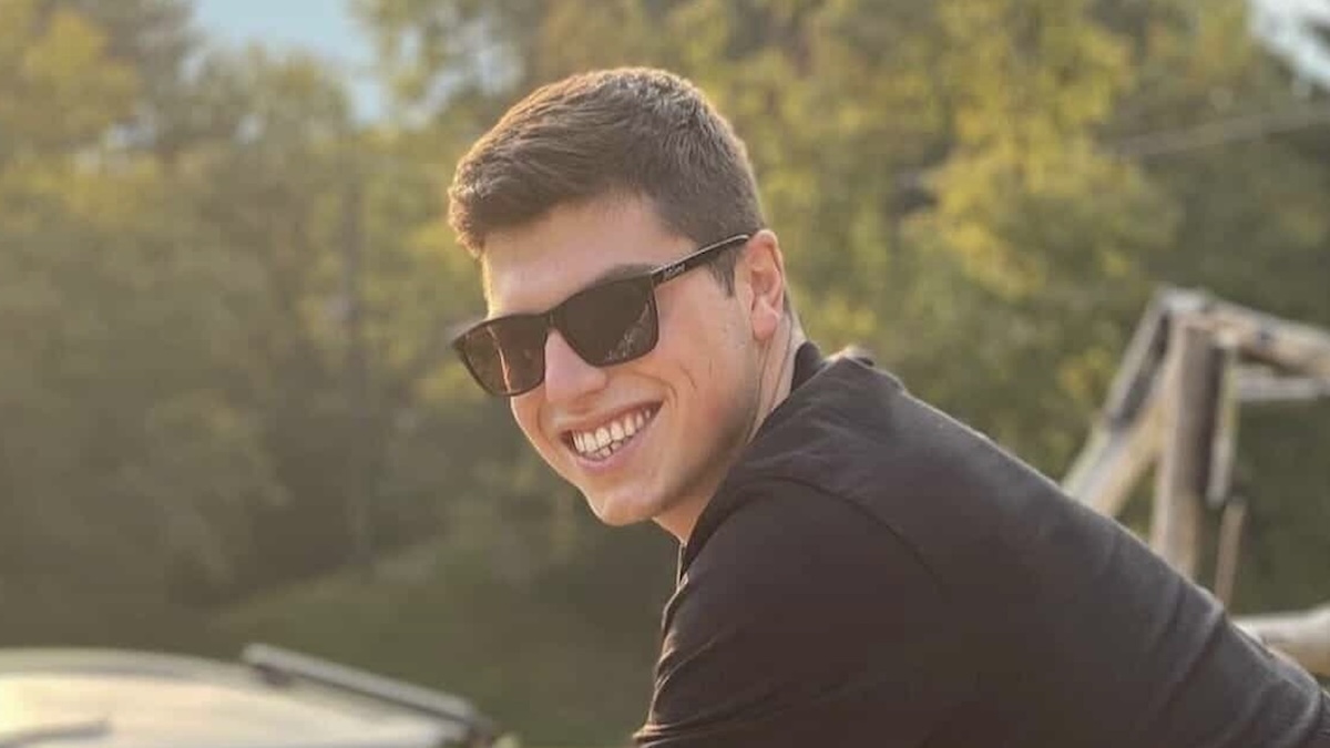 Morto nel suo appartamento, politico italiano trovato così: il gesto straziante Morto nel suo appartamento, politico italiano trovato così: il gesto straziante