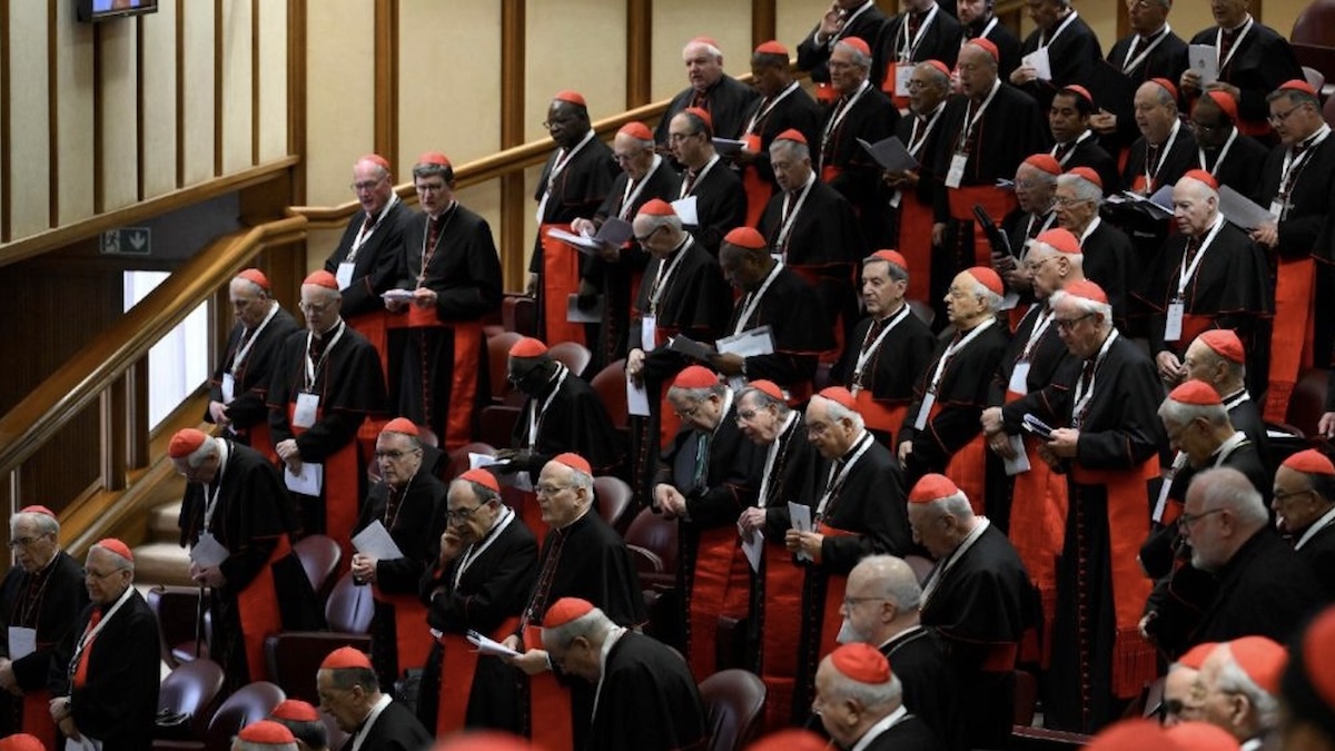 Conclave, ombre di complotto: la denuncia del cardinale: “Cosa mi hanno fatto!” Conclave, ombre di complotto: la denuncia del cardinale: “Cosa mi hanno fatto!”