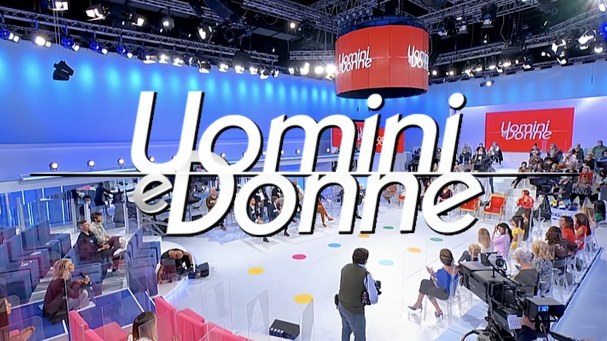 Lutto a Uomini e Donne, addio doloroso per il famoso tronista Lutto a Uomini e Donne, addio doloroso per il famoso tronista