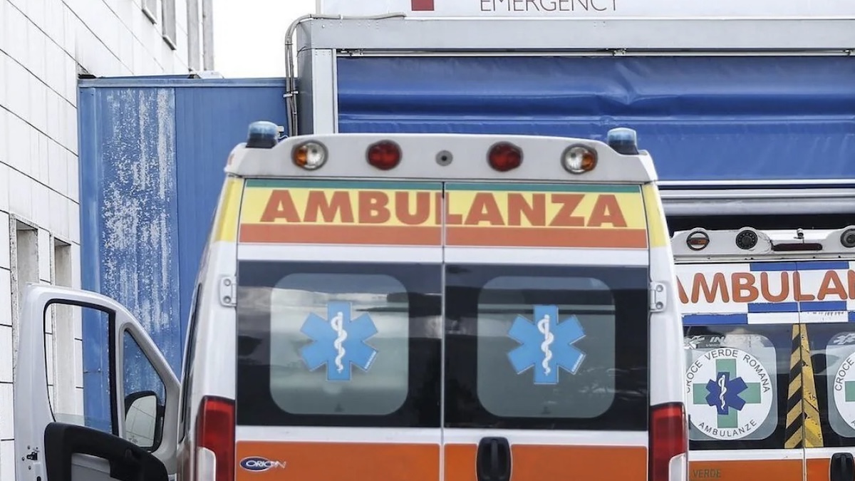 Italia, bimbo di 2 anni e mezzo investito da un’auto: tragedia devastante Italia, bimbo di 2 anni e mezzo investito da un’auto: tragedia devastante