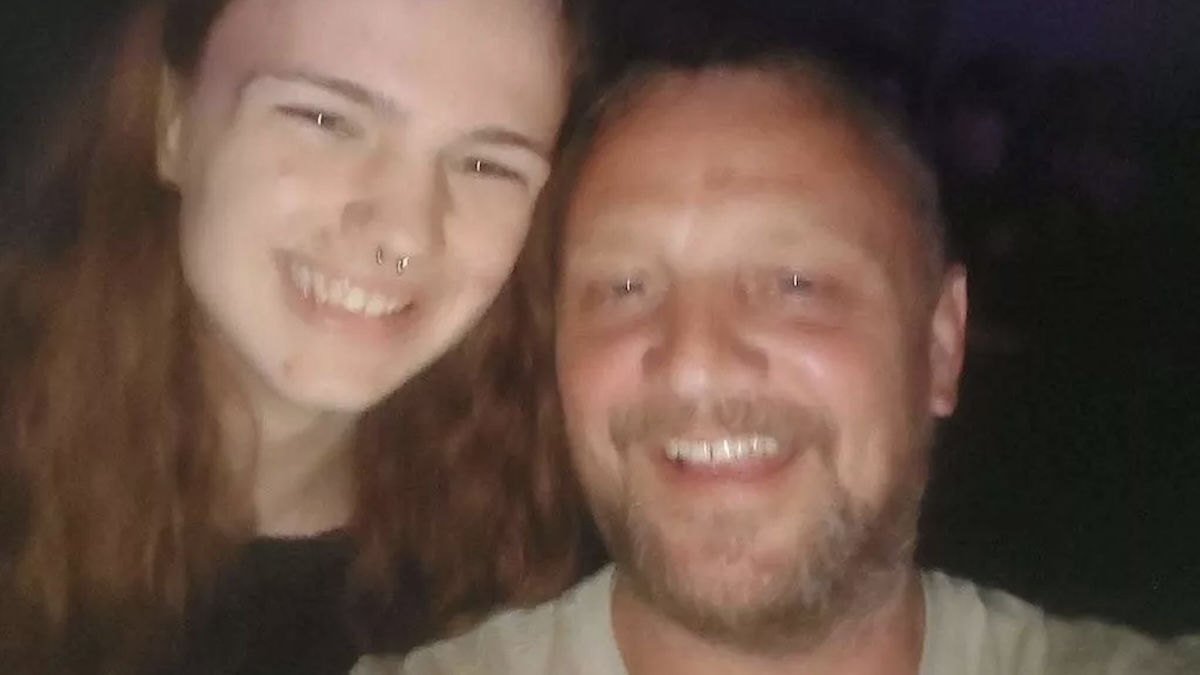 17enne sta annegando, il padre si tuffa per salvarlo. Poi la tragedia spaventosa 17enne sta annegando, il padre si tuffa per salvarlo. Poi la tragedia spaventosa