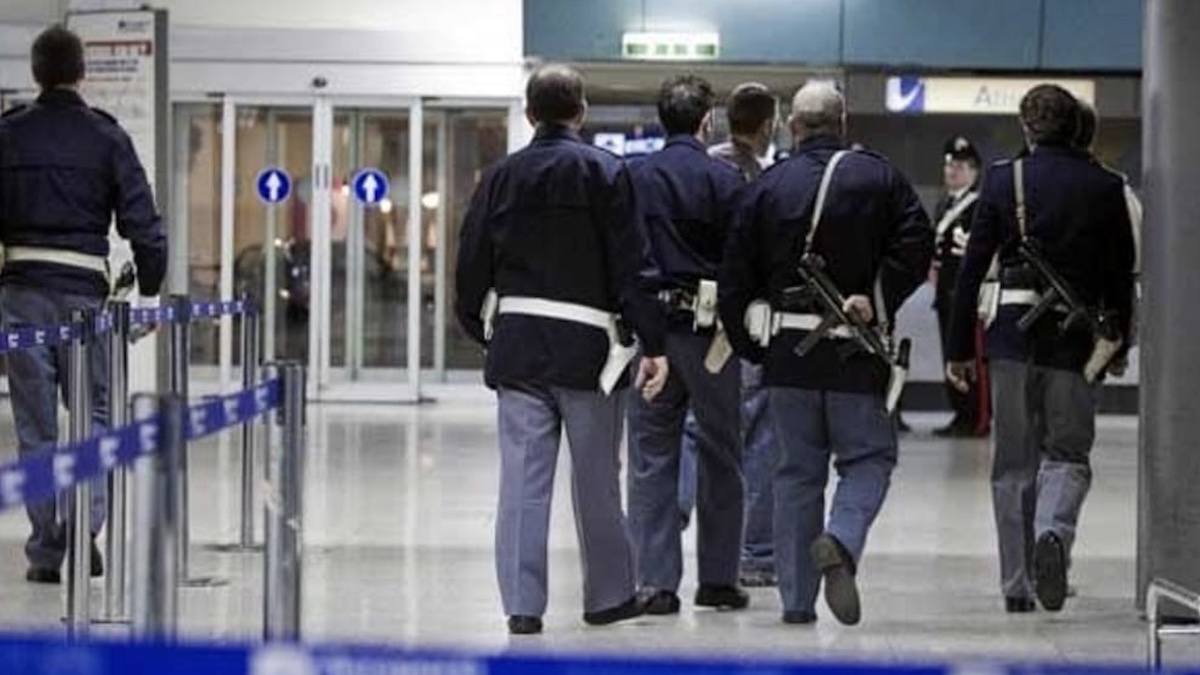 “Beccato in Italia Rasmus Paludan”. Fermato in aeroporto l’estremista di destra “Beccato in Italia Rasmus Paludan”. Fermato in aeroporto l’estremista di destra