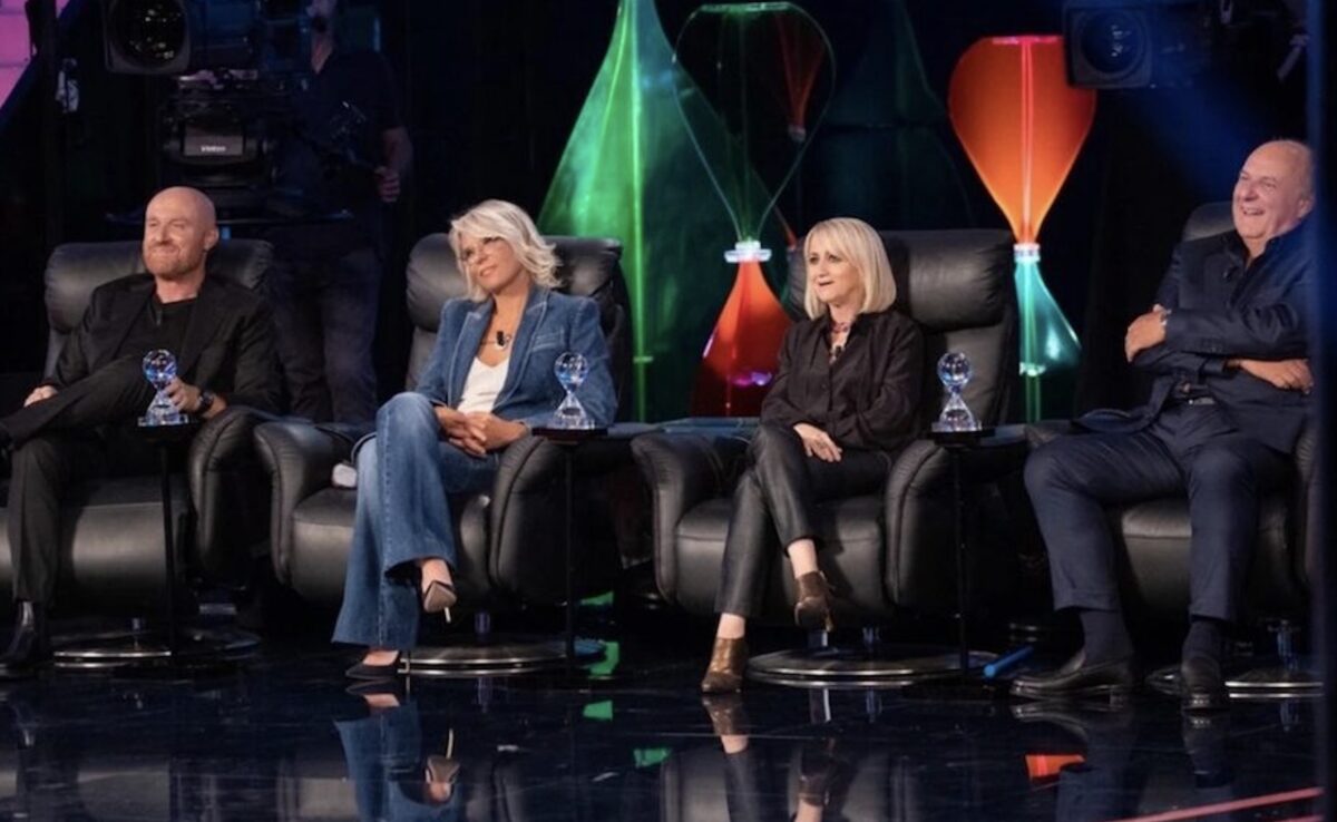 “Non ci sarà più”. Tu sì que vales, via il giurato top. È Pier Silvio Berlusconi a fare l’annuncio ufficiale “Non ci sarà più”. Tu sì que vales, via il giurato top. È Pier Silvio Berlusconi a fare l’annuncio ufficiale
