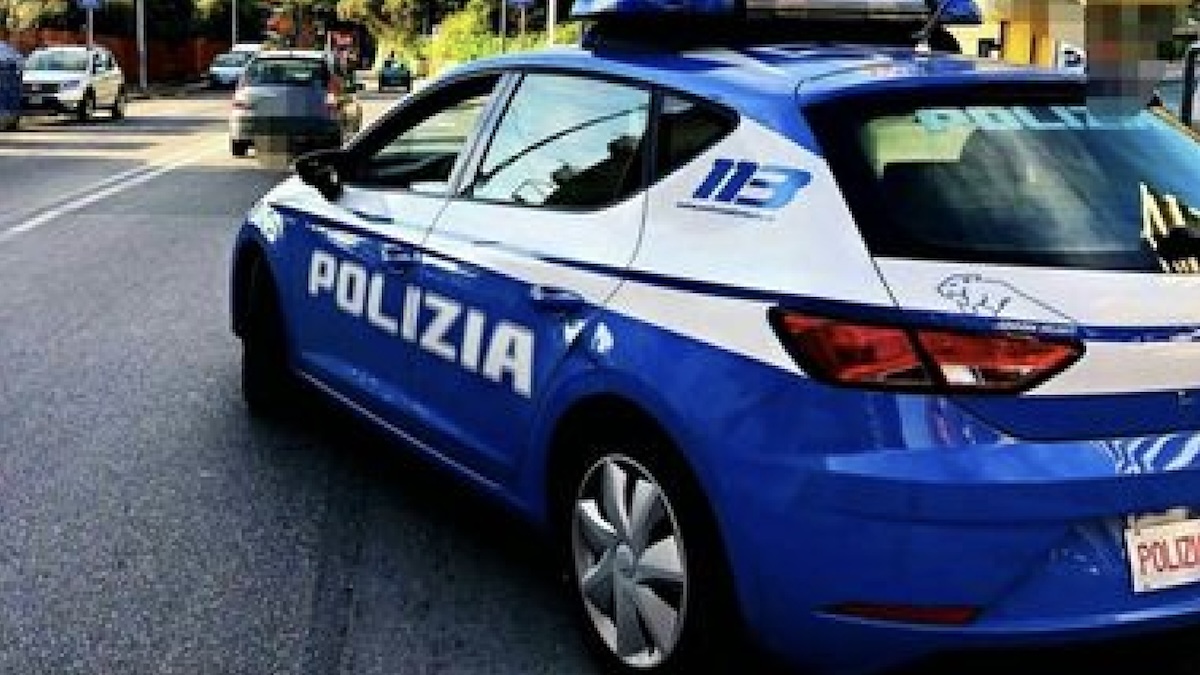 Tragedia atroce, poliziotto la investe con la volante: morta così Tragedia atroce, poliziotto la investe con la volante: morta così