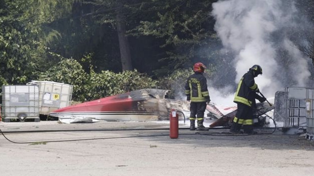 Italia. Aereo si schianta in fase di atterraggio: impatto terrificante Italia. Aereo si schianta in fase di atterraggio: impatto terrificante