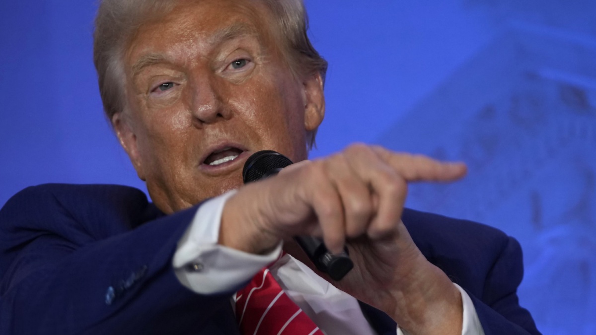 Trump shock sull’autismo: “Dev’essere causato da qualcosa di artificiale”