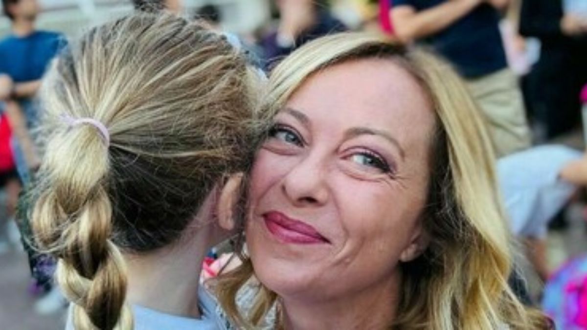 “Chi è davvero, altro shock”. Nuove, terribili scoperte sull’autore del messaggio contro la figlia di Giorgia Meloni “Chi è davvero, altro shock”. Nuove, terribili scoperte sull’autore del messaggio contro la figlia di Giorgia Meloni
