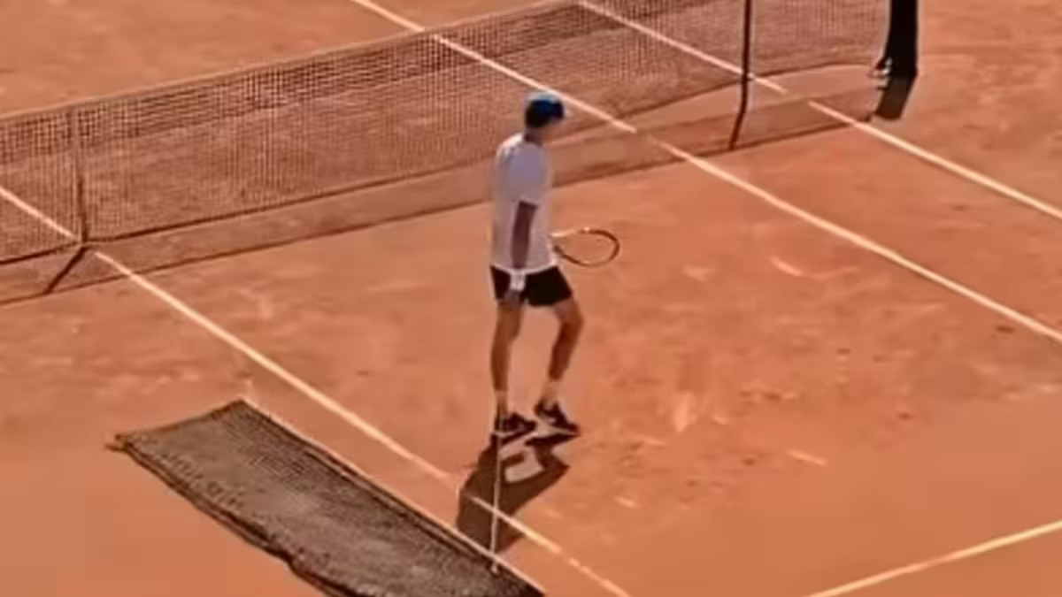 Jannik Sinner, tutto lo hanno notato: quel gesto che dice tutto Jannik Sinner, tutto lo hanno notato: quel gesto che dice tutto