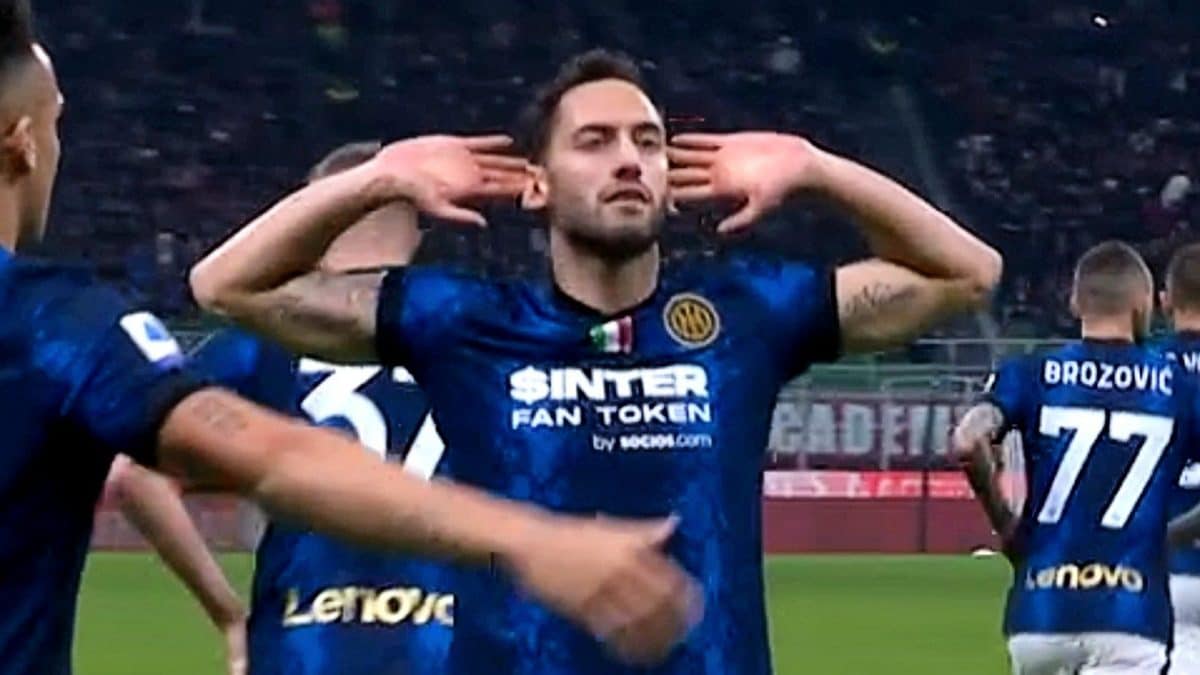 Inter Barcellona, la diretta della semifinale: Lautaro segna, Calhanoglu raddoppia su rigore Inter Barcellona, la diretta della semifinale: Lautaro segna, Calhanoglu raddoppia su rigore