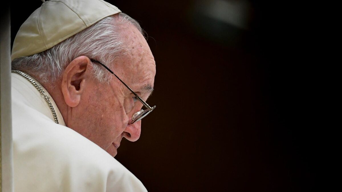Papa Francesco, luci e ombre (e qualche segreto) del “portavoce del popolo” Papa Francesco, luci e ombre (e qualche segreto) del “portavoce del popolo”