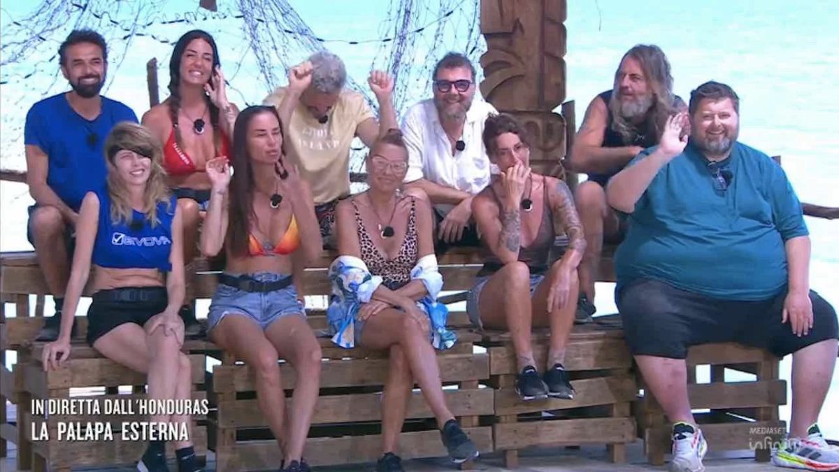 L’isola dei famosi, nuovi ritiri tra i concorrenti: “Non stanno bene”