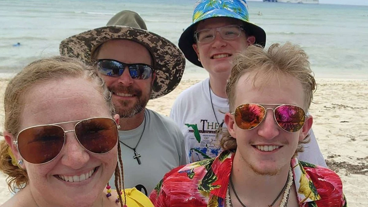 ha sterminato tutta la famiglia l orrore in casa all improvviso non ha risparmiato nemmeno i bambini da Thesocialpost.it ha sterminato tutta la famiglia l orrore in casa all improvviso non ha risparmiato nemmeno i bambini