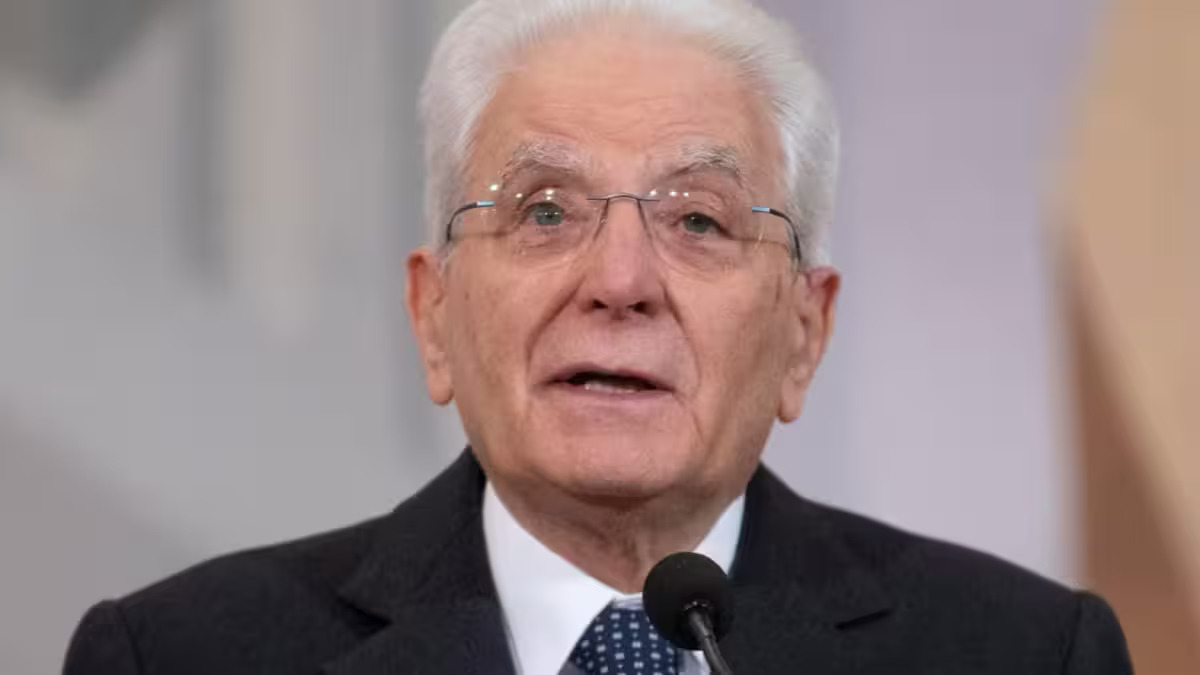 Mattarella convoca il Consiglio supremo di difesa: “Per il riarmo Ue” Mattarella convoca il Consiglio supremo di difesa: “Per il riarmo Ue”