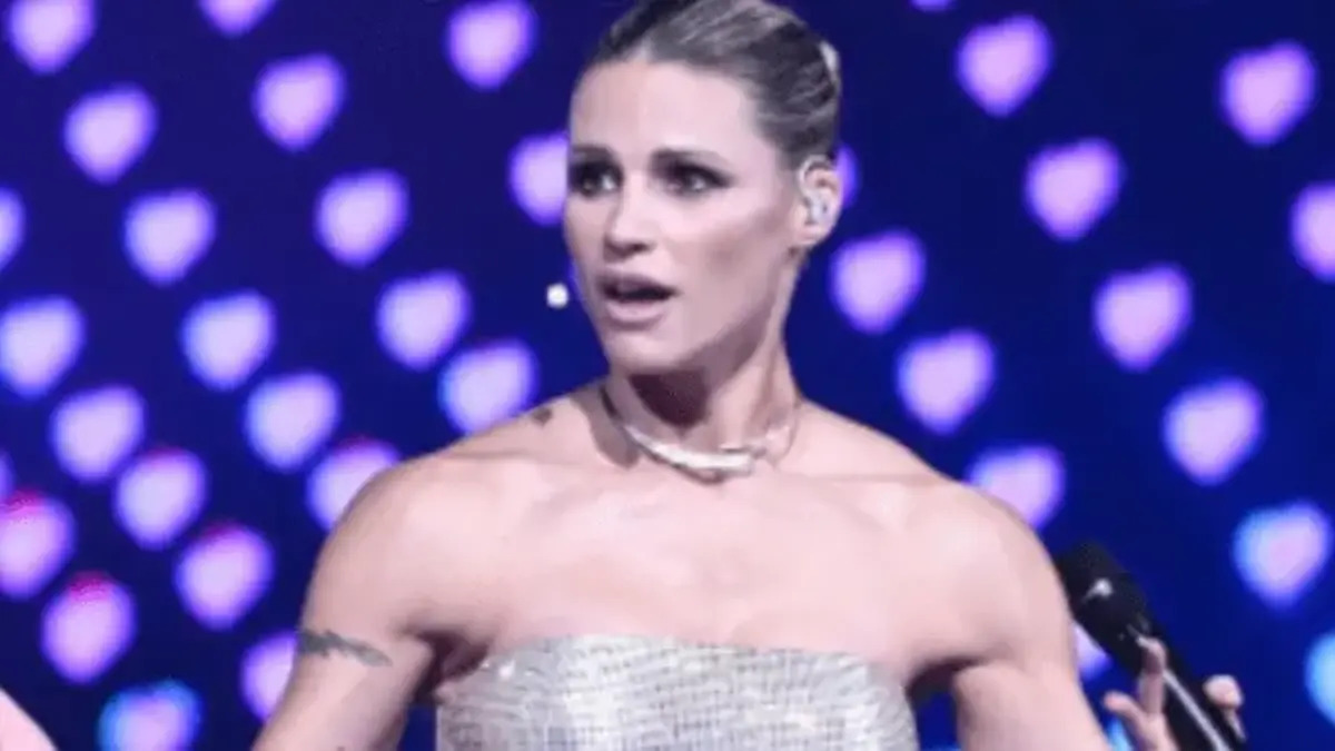 Eurovision, Michelle Hunziker oscurata dalla Rai. Arriva la risposta: “Cosa è successo davvero” Eurovision, Michelle Hunziker oscurata dalla Rai. Arriva la risposta: “Cosa è successo davvero”