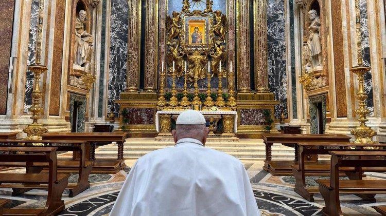 Papa Francesco da Thesocialpost.it papa francesco il miracolo avvenuto a santa maria maggiore sconvolgente