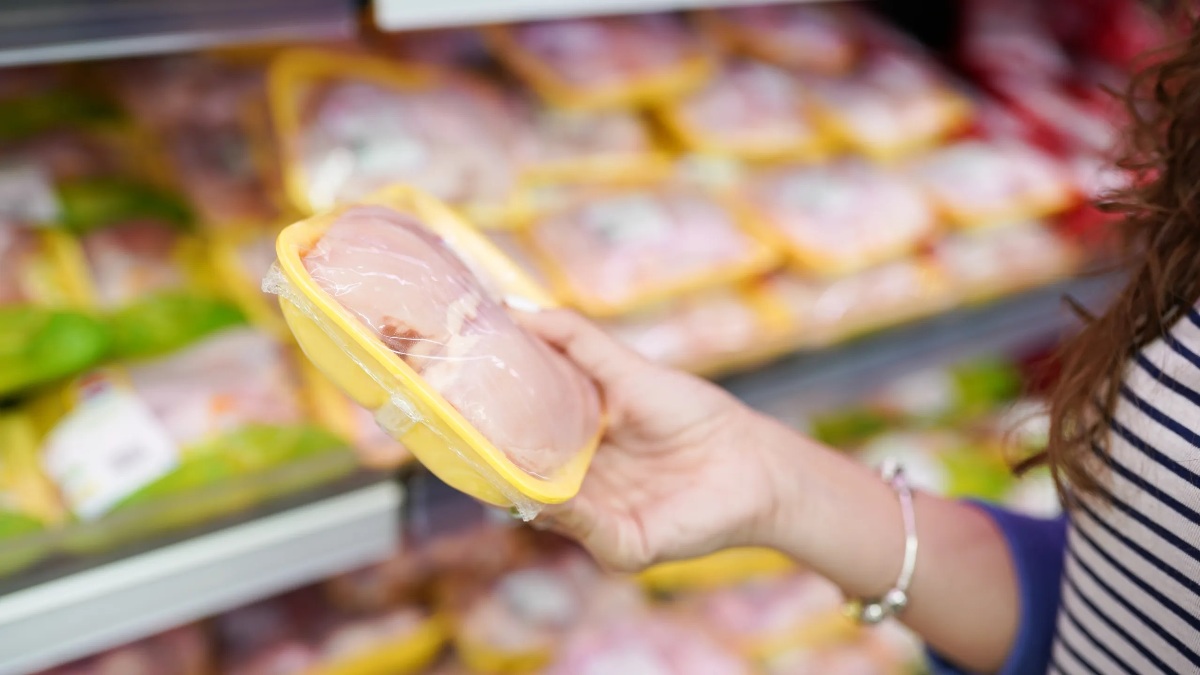cosa c è davvero nella carne di pollo dai ristoranti ai supermercati come scegliere e evitare gli inganni da Thesocialpost.it cosa c è davvero nella carne di pollo dai ristoranti ai supermercati come scegliere e evitare gli inganni