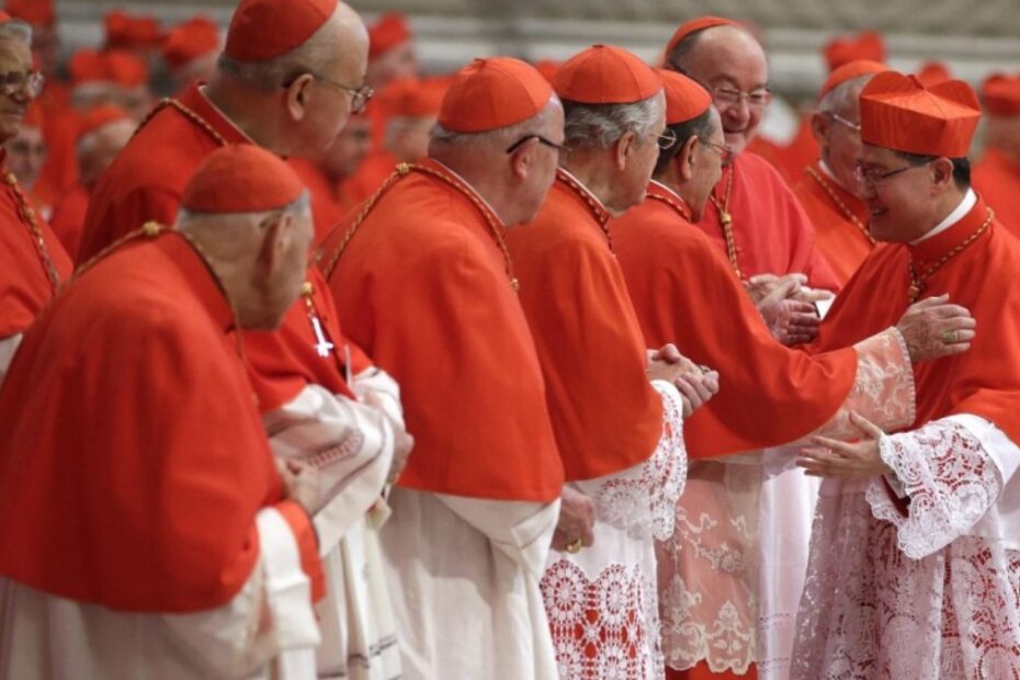 quanto costano vestiti cardinali