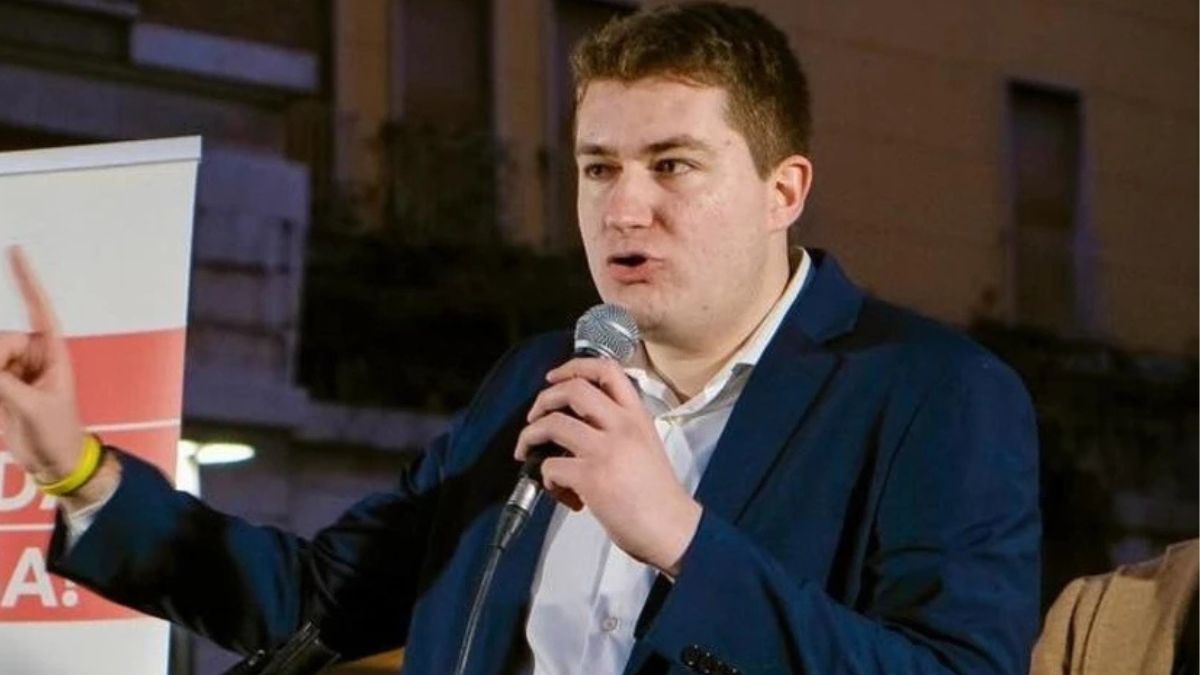 Arrestato il segretario politico: fermato in pubblico
