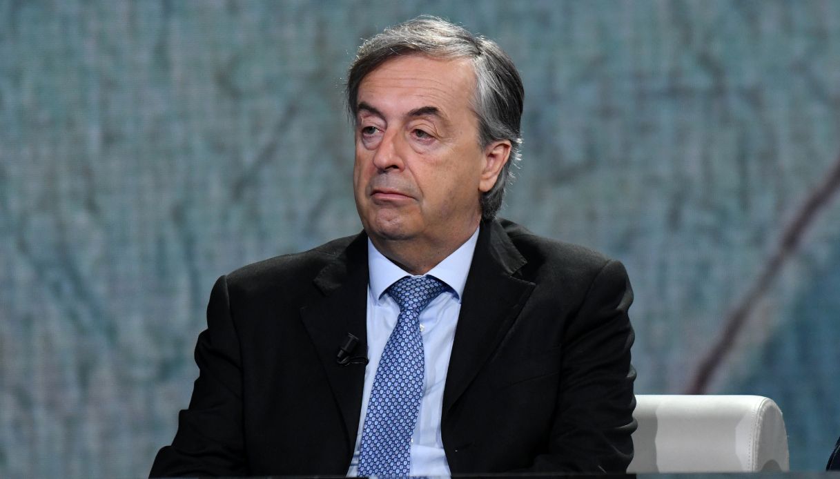 “Insulti e minacce dai novax”: Burioni, arriva la drastica decisione. Addio per sempre  “Insulti e minacce dai novax”: Burioni, arriva la drastica decisione. Addio per sempre