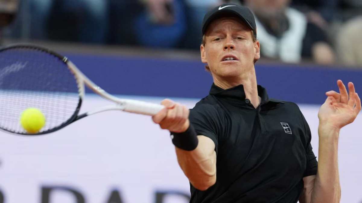 Jannik Sinner, che fatica con Paul: inizio da incubo, poi la riscossa Jannik Sinner, che fatica con Paul: inizio da incubo, poi la riscossa