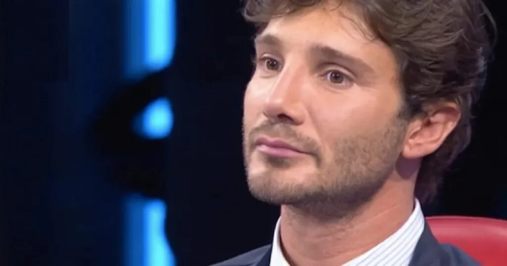 Stefano De Martino, addio al programma top: il conduttore ha deciso di lasciare