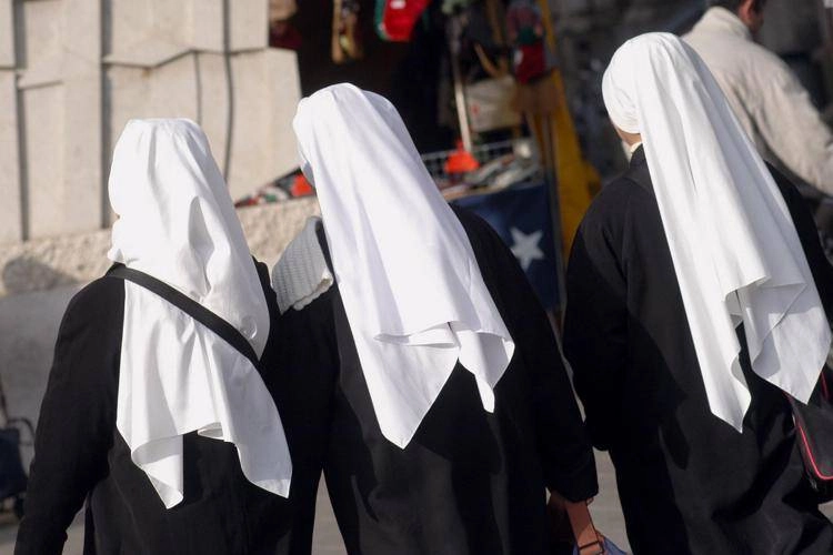 Italia suore da Thesocialpost.it italia suore di clausura in fuga dal convento si rifugiano in un luogo segreto fatti gravissimi lì