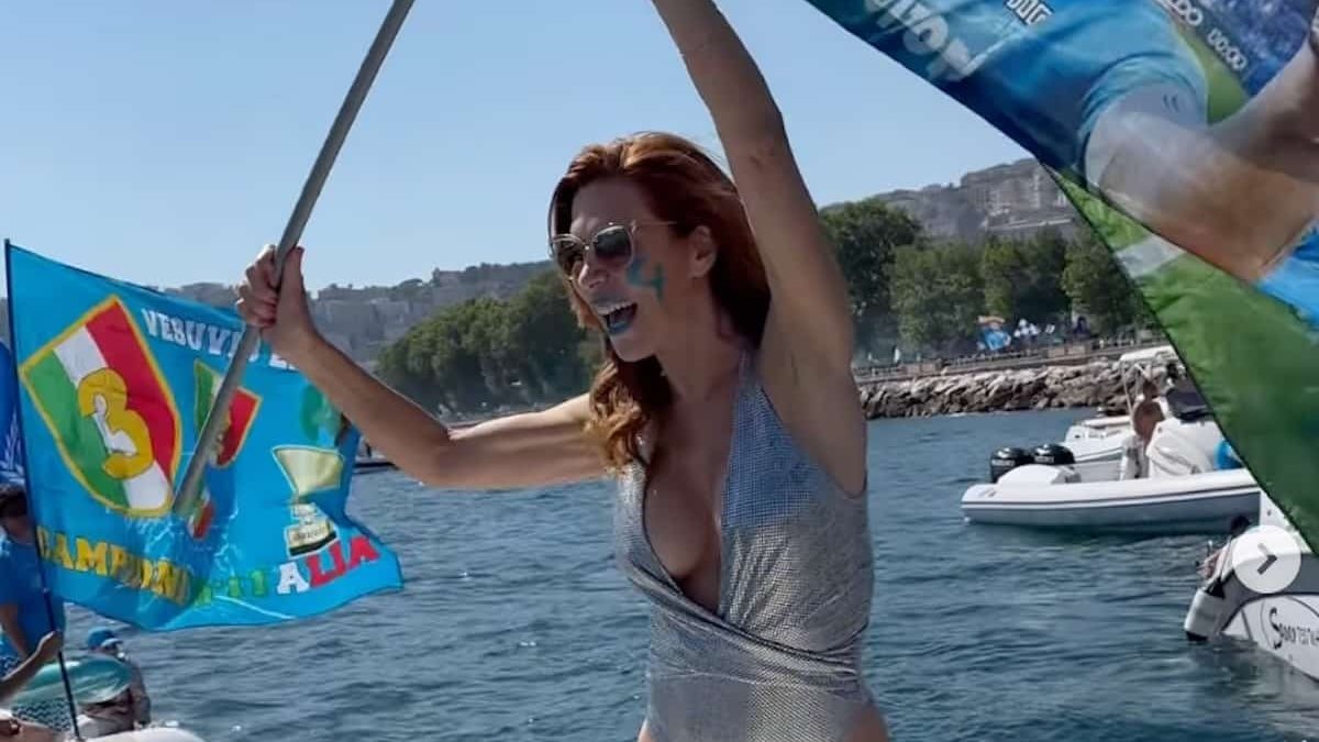 Pioggia di insulti per la nota conduttrice: il motivo è imbarazzante