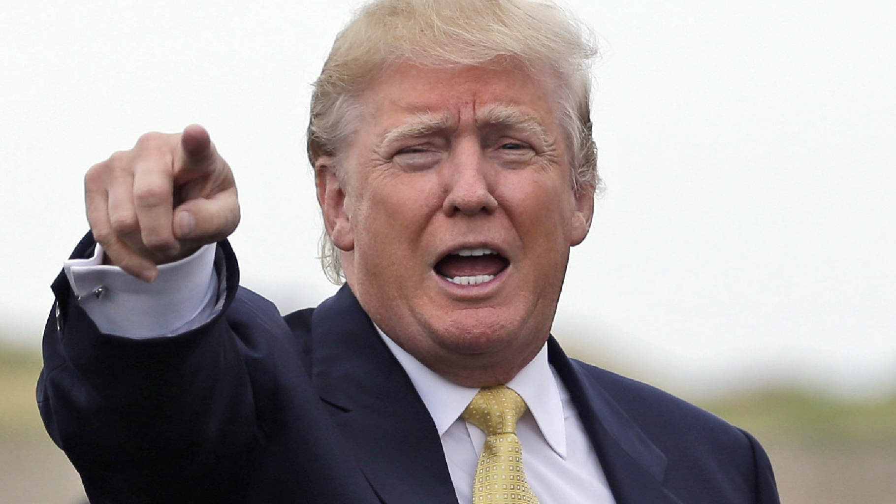 Trump avverte l’Iran: “Teheran non avrà mai la bomba atomica”. E avvalla l’azione di Israele Trump avverte l’Iran: “Teheran non avrà mai la bomba atomica”. E avvalla l’azione di Israele
