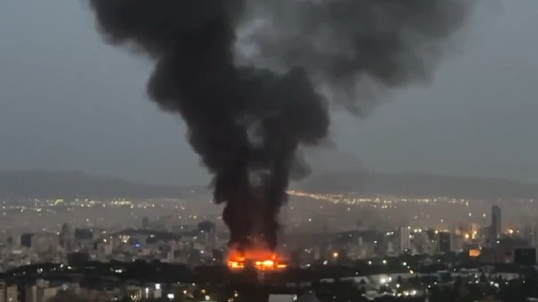 Usa, ultimatum di Trump all’Iran: “Resa totale”. Mosca: “Rischio atomico” Usa, ultimatum di Trump all’Iran: “Resa totale”. Mosca: “Rischio atomico”