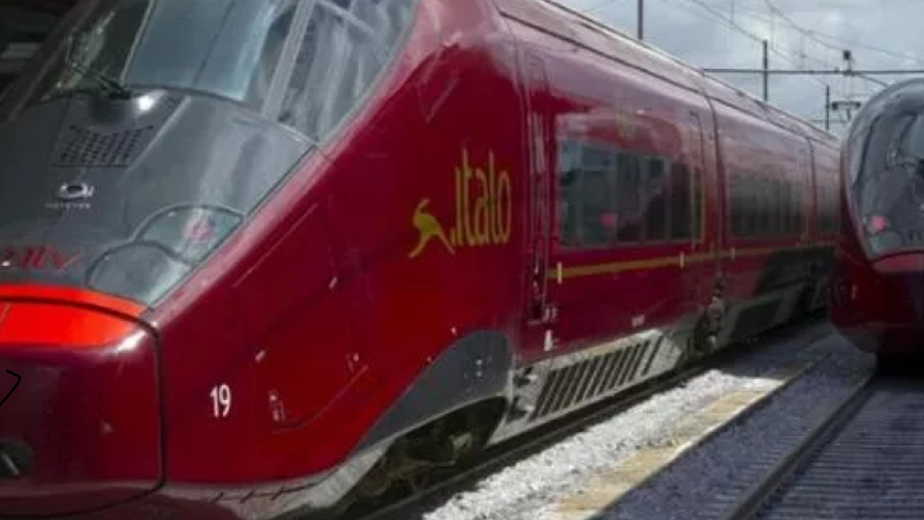 Treni fermi e passeggeri nel caos: guasto a un convoglio, ritardi fino a due ore sulla Roma Napoli Treni fermi e passeggeri nel caos: guasto a un convoglio, ritardi fino a due ore sulla Roma Napoli