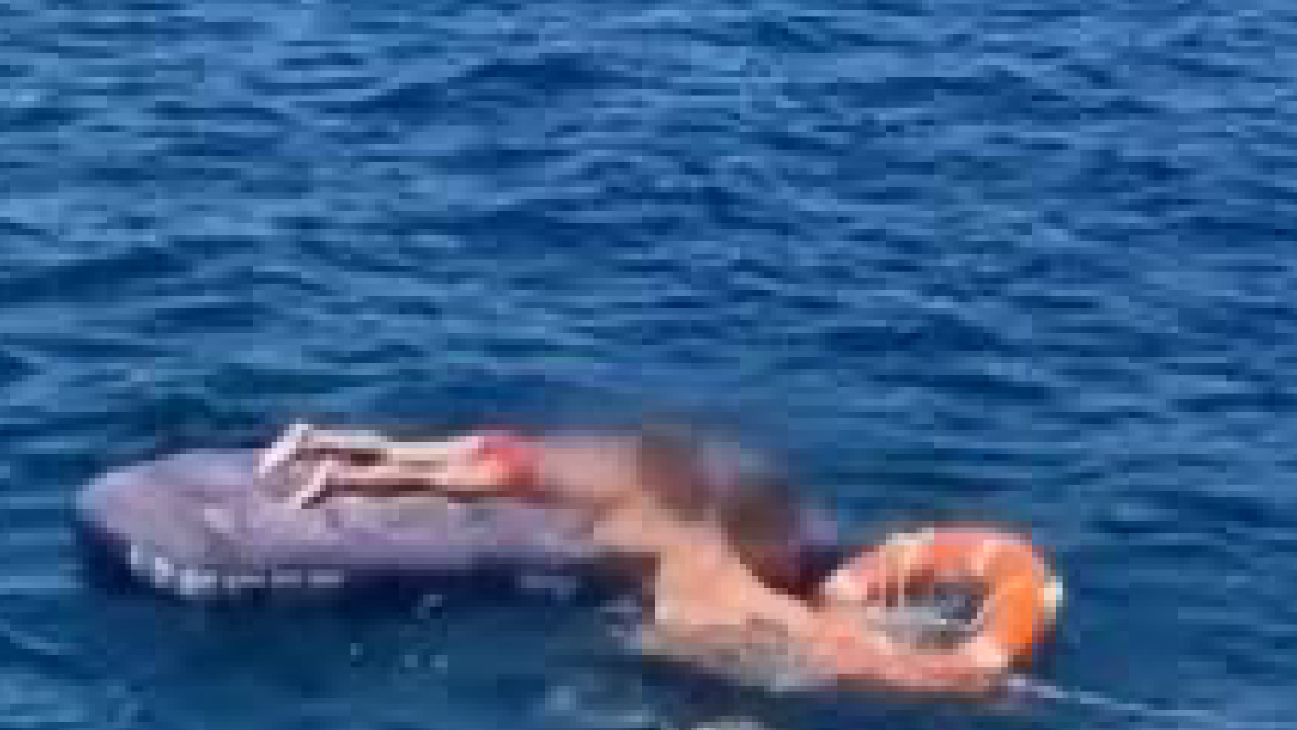 Terrore in mare: bimbo e nonna trascinati al largo su un materassino… Terrore in mare: bimbo e nonna trascinati al largo su un materassino…