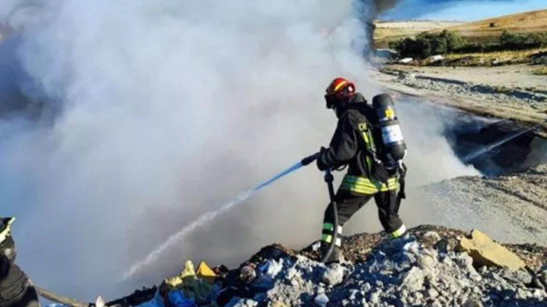 Parco del Serio, Vigili del fuoco trovano cadavere tra le fiamme: l’orrore