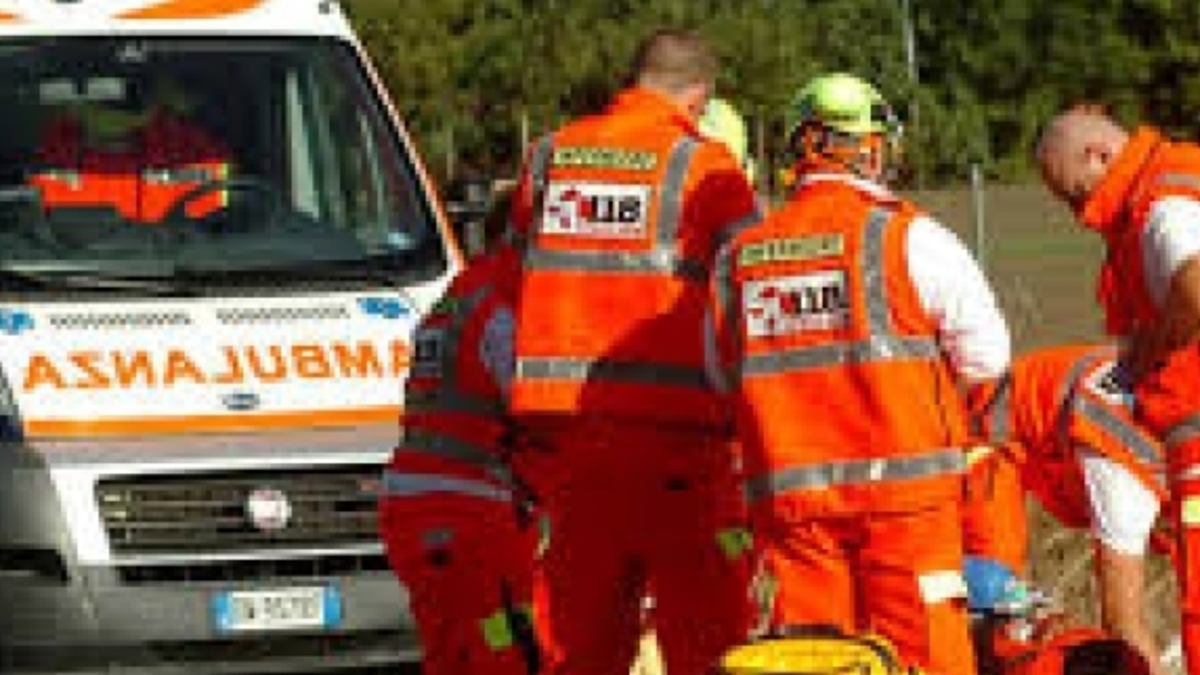 Terribile incidente, uomo travolto dalla sua auto: è tragedia. Come è successo Terribile incidente, uomo travolto dalla sua auto: è tragedia. Come è successo