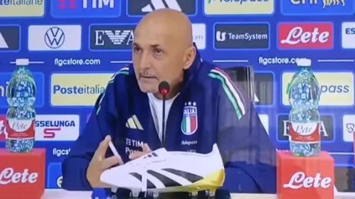 Spalletti annuncia l’esonero: guiderà l’Italia contro la Moldavia, poi l’addio Spalletti annuncia l’esonero: guiderà l’Italia contro la Moldavia, poi l’addio