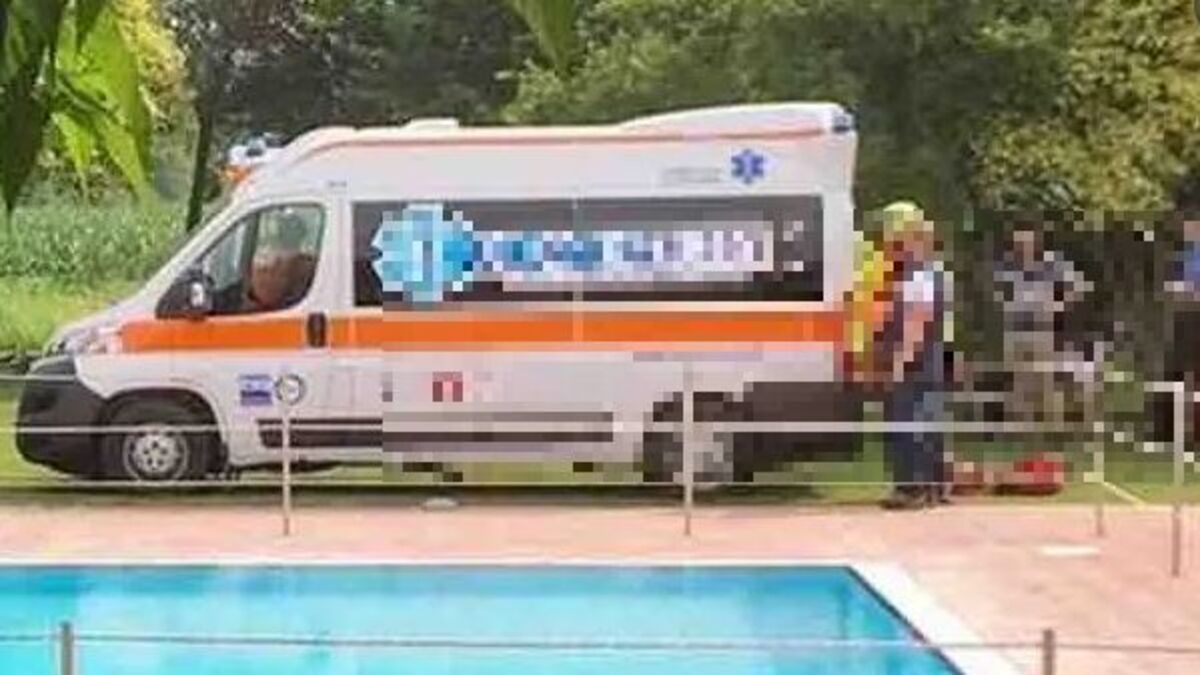 Italia, bimbo di 6 anni si tuffa in piscina e succede il peggio: “Tragedia” Italia, bimbo di 6 anni si tuffa in piscina e succede il peggio: “Tragedia”