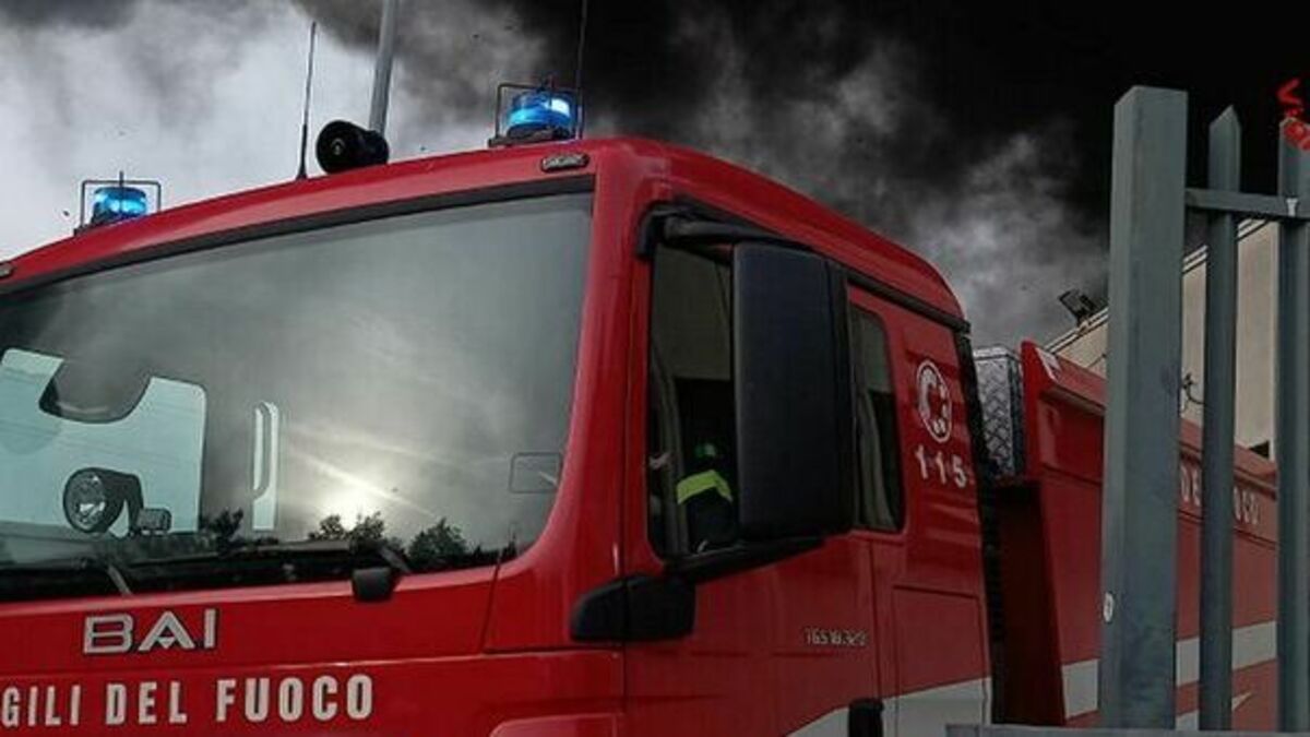 Terribile incendio, va tutto a fuoco e succede il peggio: “Addio..” Terribile incendio, va tutto a fuoco e succede il peggio: “Addio..”
